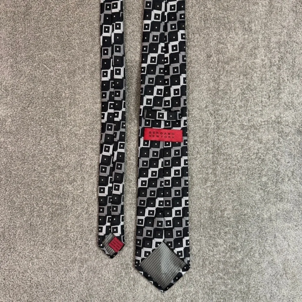 Bergamo New York Mens Geometric Square Pattern Tie Black White Silver Grey Woven